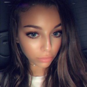 Meet your Posher, Chenoa